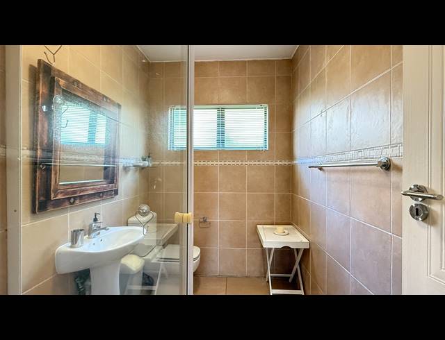 3 BEDROOM FLAT FOR SALE IN COMPENSATION BEACH